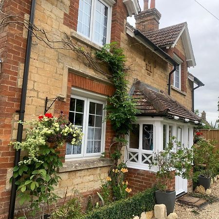 Sunshine Cottage Studley  外观 照片